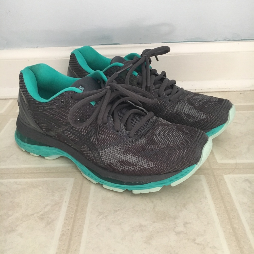 ASICS Nimbus 19